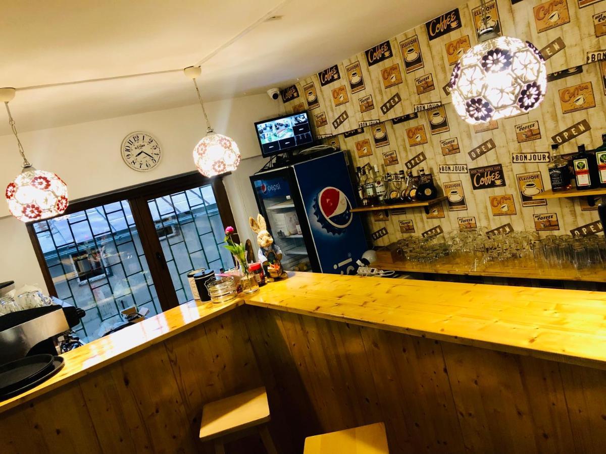Pensiune & Restaurant Kalinder Buşteni Exteriér fotografie