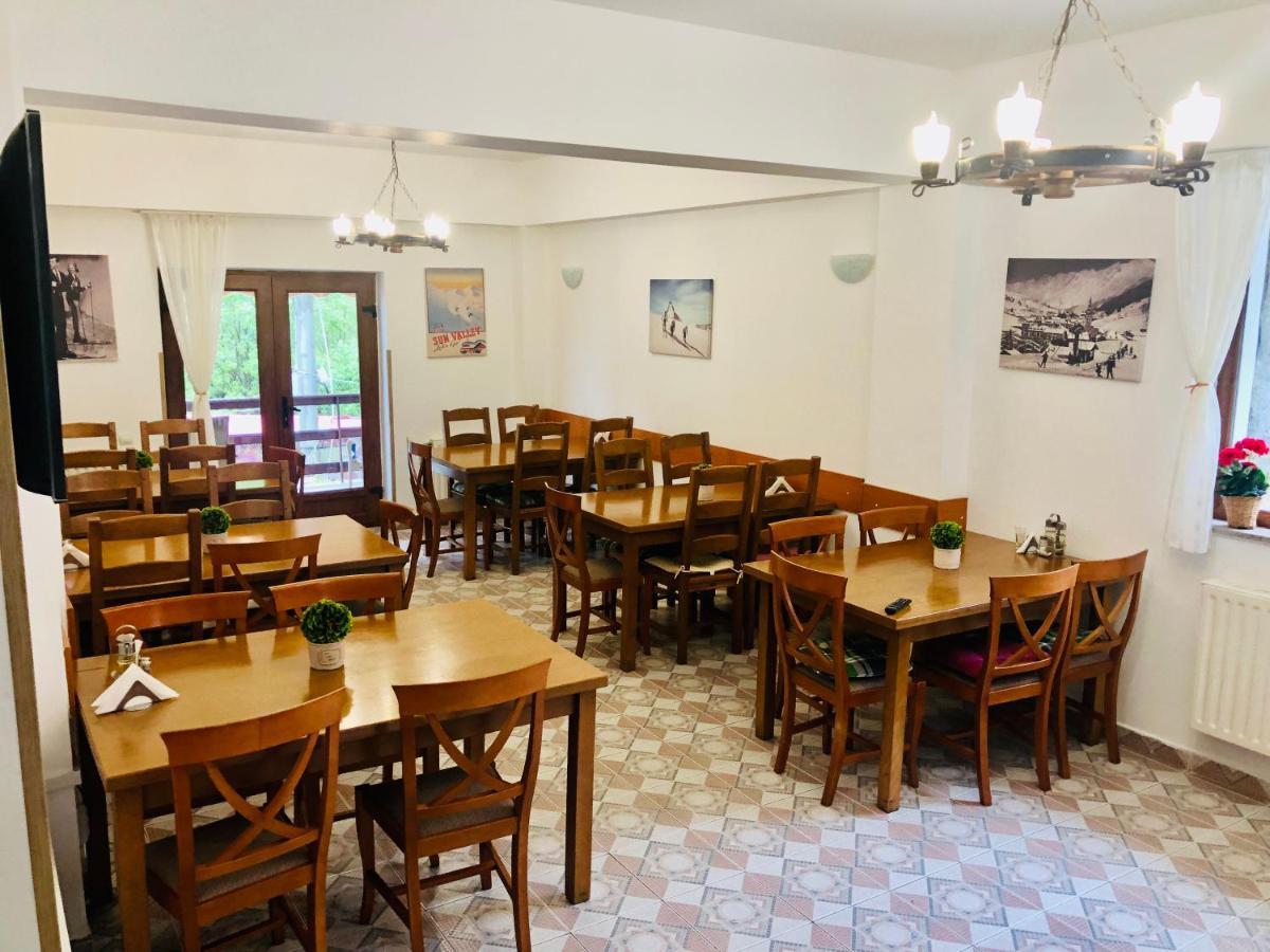 Pensiune & Restaurant Kalinder Buşteni Exteriér fotografie