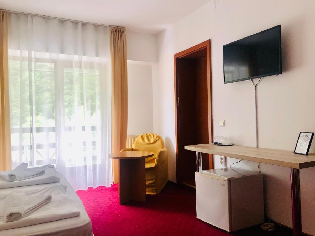 Pensiune & Restaurant Kalinder Buşteni Exteriér fotografie
