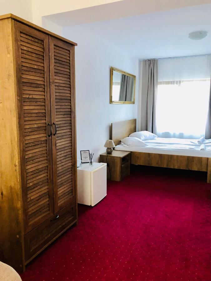 Pensiune & Restaurant Kalinder Buşteni Exteriér fotografie